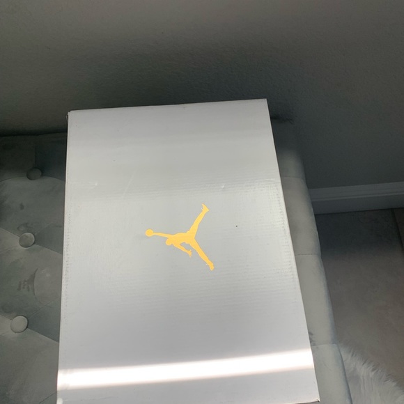 🔥🔥Jordan Reign White Volt - Picture 3 of 4